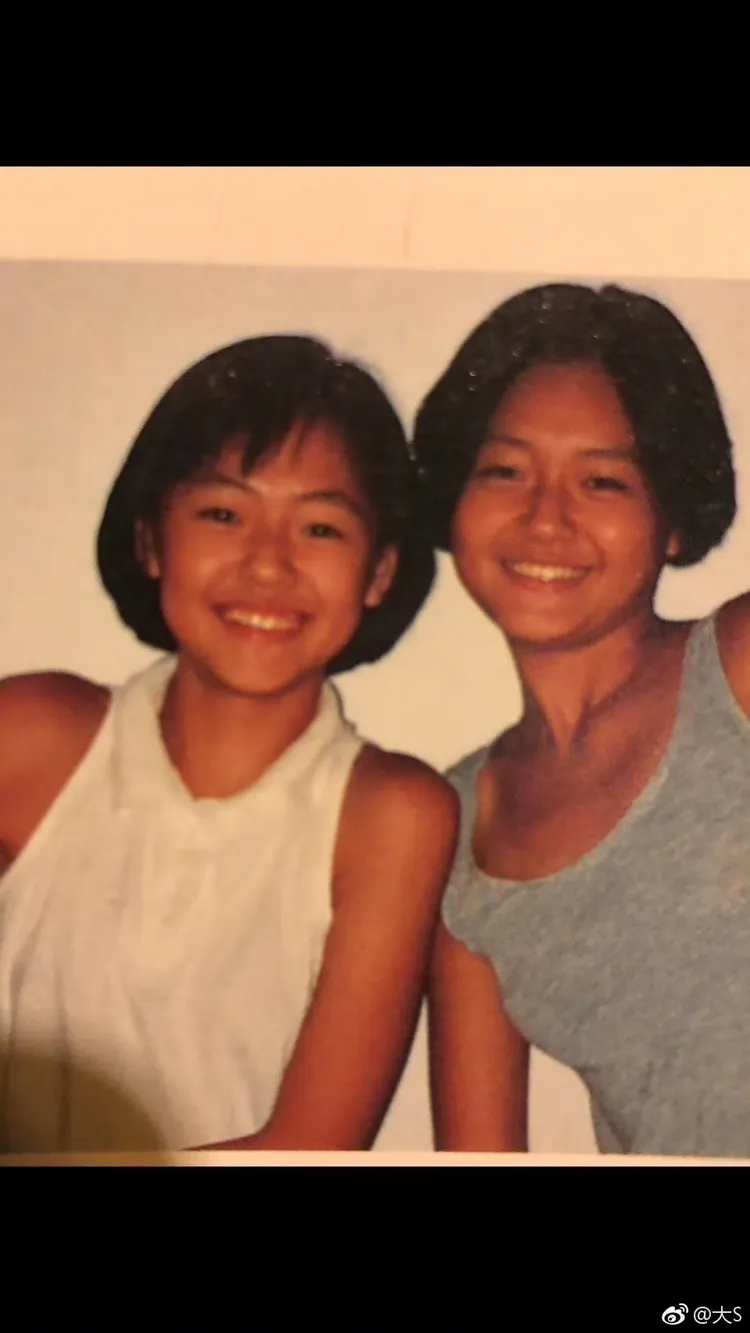 大S、小S青少年時期。翻攝大Ｓ微博