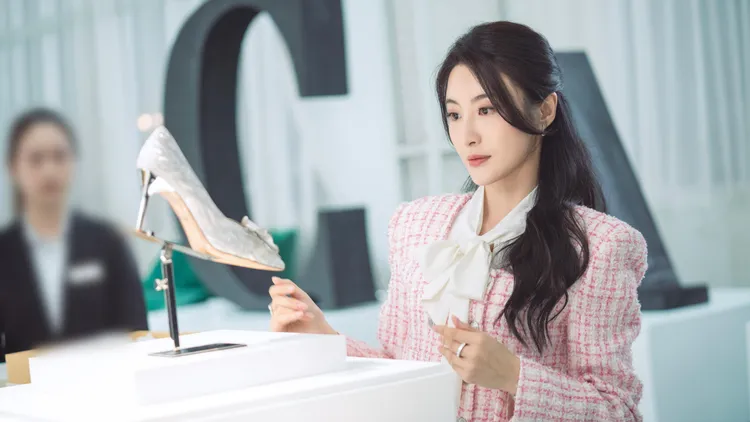 林夏薇在劇中飾演外型亮麗的集團千金，首次挑戰反派演出。年代提供