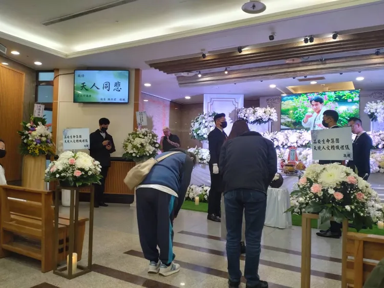 張振寰粉絲前來悼念。王思穎攝