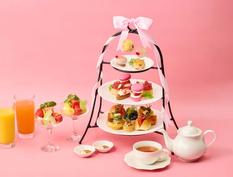 新款「英倫花園春季雙人下午茶」定價1280元＋10%。業者提供