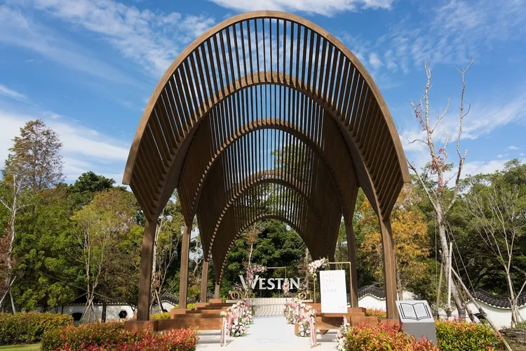 桃園大溪笠復威斯汀度假酒店擁有少見弧形原木教堂，打造唯美童話婚禮不是夢！大溪笠復威斯汀提供