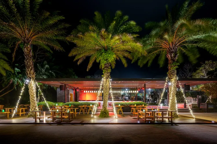 桃園大溪笠復威斯汀度假酒店戶外池畔吧為婚宴After Party 延續浪漫與激情。大溪笠復威斯汀提供