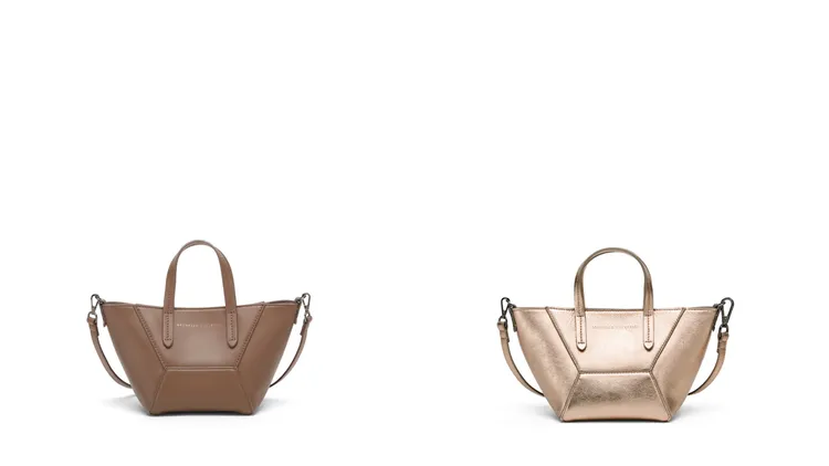 Brunello Cucinelli DUO茶色迷你托特包（左）、DUO榛果金迷你托特包（右），各7萬5800元。品牌提供