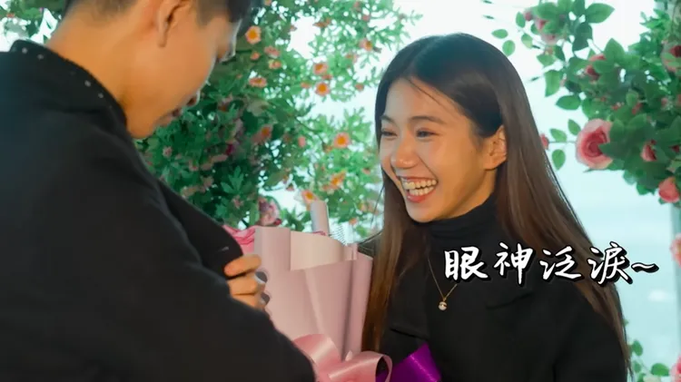 Andy曾在台北101高樓景觀台浪漫告白家寧。翻攝《眾量級CROWD》YouTube