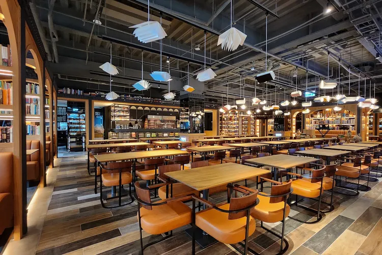 2024年拓展「桃園藝文店」以魔法學院為主題設計。業者提供