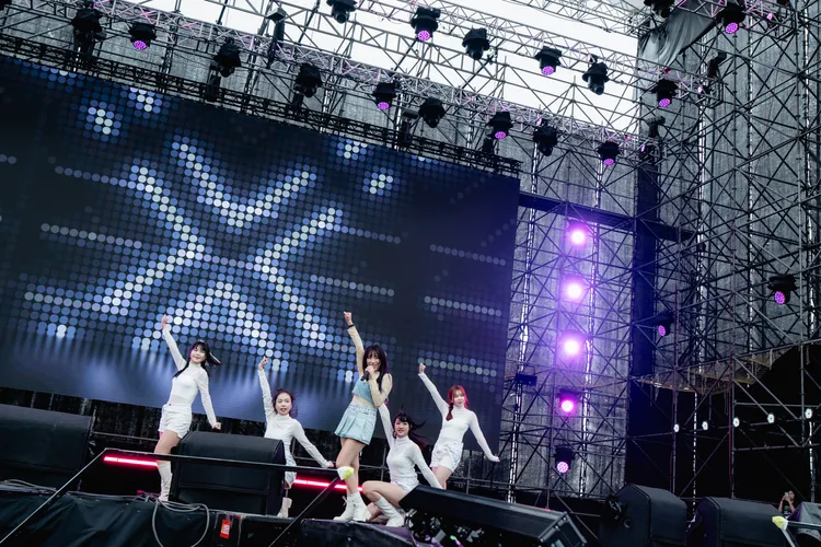 梁舒涵帶4名舞者唱跳，炒熱全場氣氛。圖／寬寬整合行銷提供