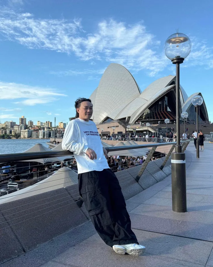 Eason 在巡演空檔特地造訪雪梨歌劇院。翻攝陳奕迅臉書