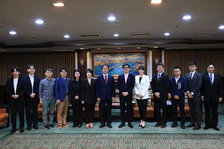 韓國高陽特例市長李東奐拜會高雄市長陳其邁。翻攝畫面