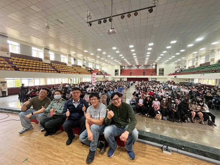 校園巡迴講座同步開放申請。業者提供