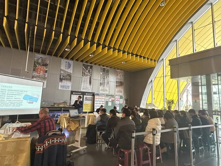 「空中鳳城」 日前已舉辦三次招商說明會，預計於6月截止收件。台鐵提供