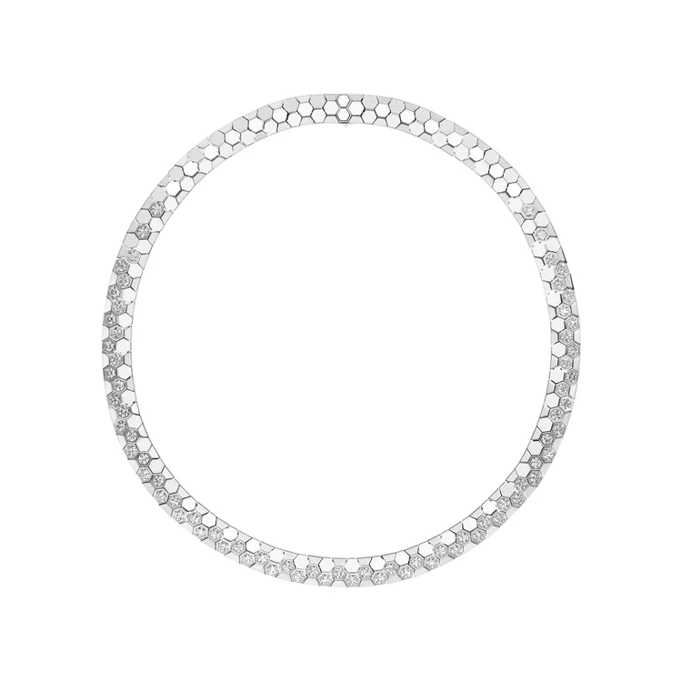 Bee de Chaumet項鍊，2025年新品（18K白金、明亮式切割鑽石），282萬8000元。品牌提供