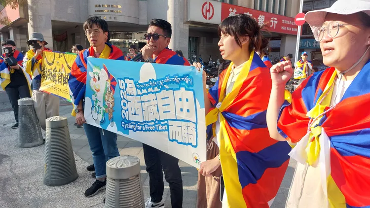 台藏人札西慈仁高呼，圖博是圖博人的圖博。凃建豐攝