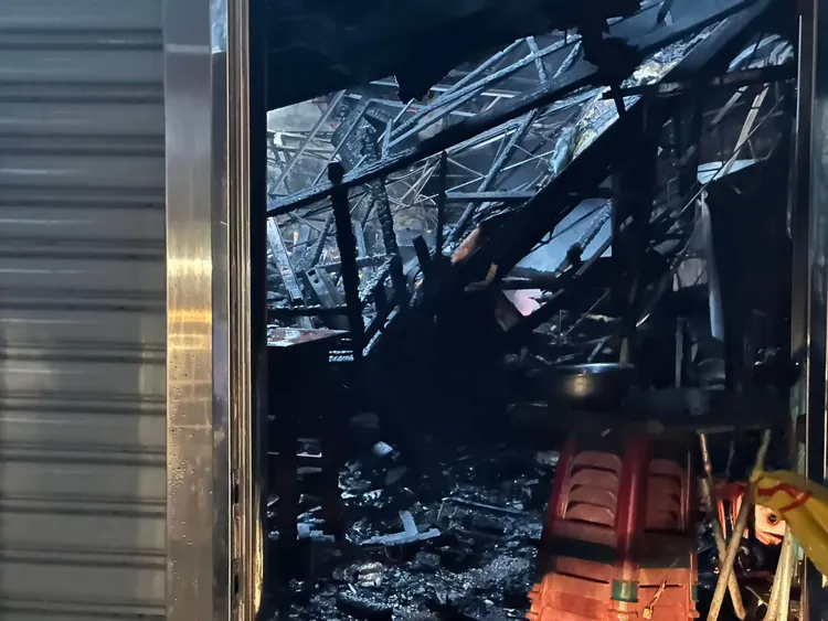 黃守達上午到現場關心，發現有復燃的情況。翻攝黃守達臉書