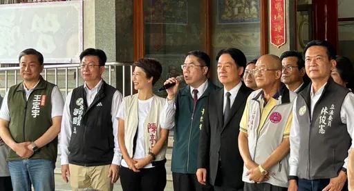 抵制不公罷免 陳亭妃曬合照喊:與林俊憲並肩作戰