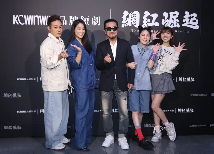 黃小柔（右二）坦言為拍短影音《網紅崛起》，焦慮到掉很多頭髮。彭欣偉攝