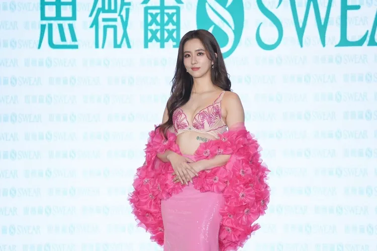 周曉涵出席內衣代言。攝影中心攝