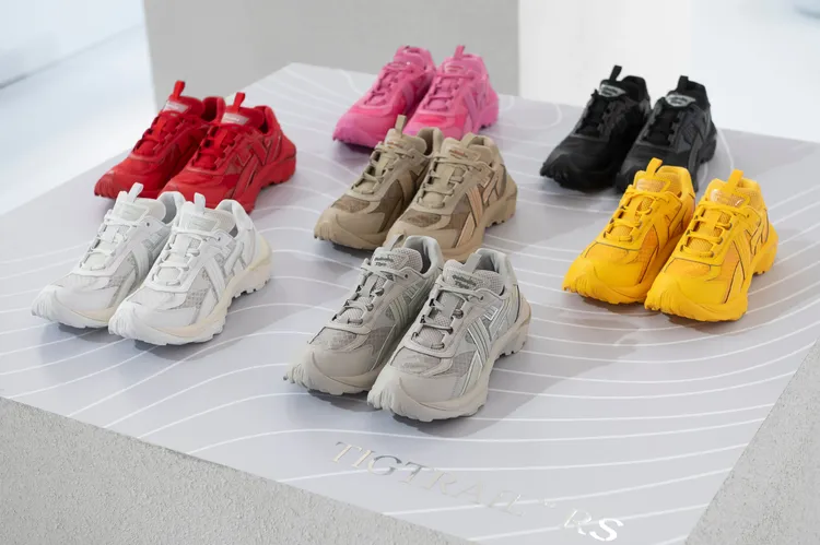 「ULTI RS」系列以潮流外觀重新定義運動時尚。品牌提供