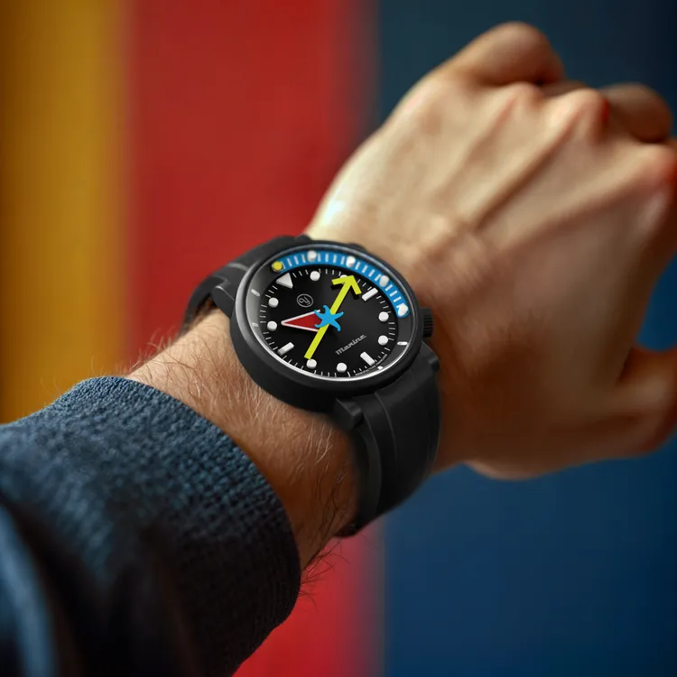 YEMA × Alain Silberstein聯名腕錶，40mm，黑色DLC五級鈦金屬錶殼，黑色錶盤，2條優質FKM橡膠錶帶（黑色與酒紅色），YEMA Manufacture Caliber CMM.20微型自動盤，動力儲存70小時，防水深度200米，全球限量500只，18萬8900元。品牌提供