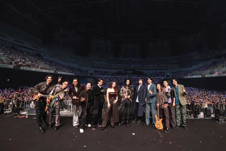 麋先生昨晚首登高雄巨蛋開唱，華麗嘉賓陣容包括五月天阿信、告五人與宇宙人。圖／相信音樂提供