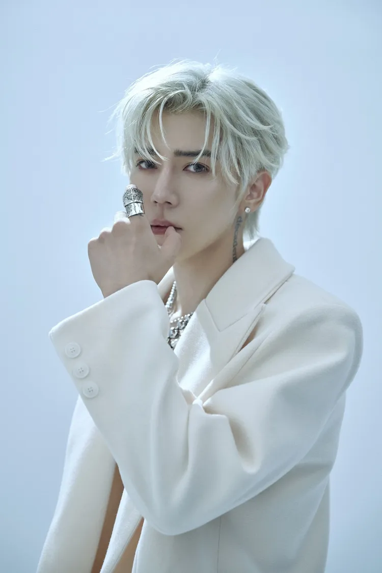 畢書盡時隔兩年重返屏東開唱，不忘提醒粉絲注意嚴防中暑。圖／屏東縣政府提供