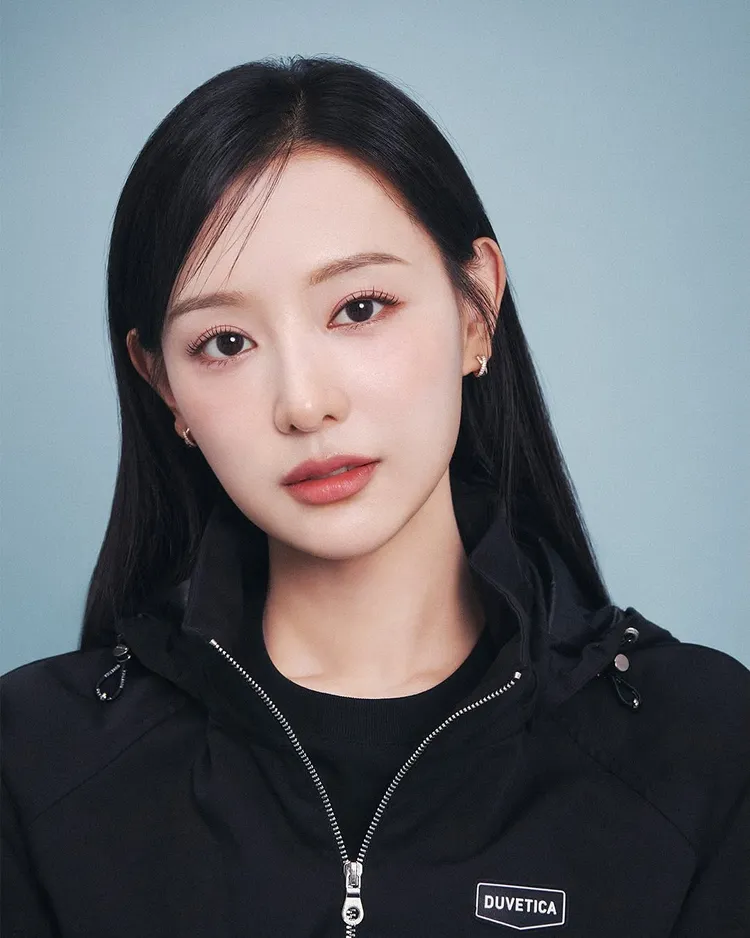 金智媛即便造型休閒，但配上精緻臉蛋照樣還是千金大小姐。翻攝金智媛IG