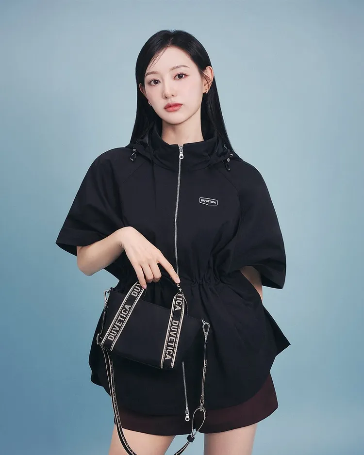 金智媛拍攝Duvetica春夏形象照。翻攝Duvetica IG