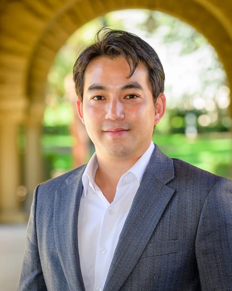 史丹佛大學訪問學者、財團法人人工智慧法律國際研究基金會秘書長朱宸佐今表示，「台積電變美積電」並不只是單純的供應鏈轉移，而是攸關台灣整體競爭力及國家安全的關鍵議題。基金會提供