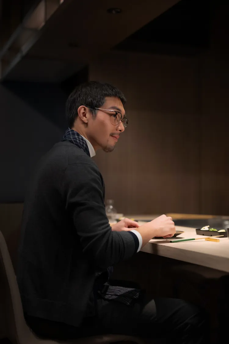 新生代戲劇男神牧森 一人分飾兩角演繹阪前迷你都市劇集-下班篇。業者提供