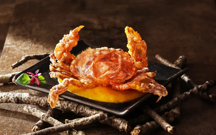 黃金軟殼蟹天婦羅。業者提供