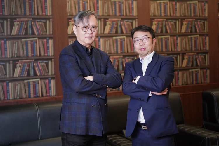 樂迦創辦人陳宗基（左）、樂迦再生科技技術長劉恆宇（右）。彭欣偉攝