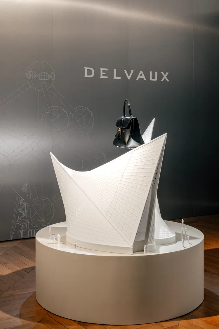 Delvaux Brillant手袋設計靈感源自於建築物。品牌提供