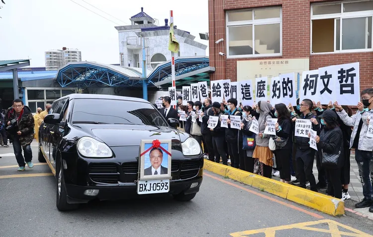 小草謝謝柯爸給他們這麼好的柯文哲。莊宗達攝