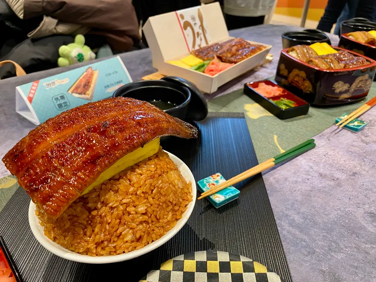 「鰻鰻EXPRESS」，選用外銷日本的青口鰻製作餐點。莊偉祺攝