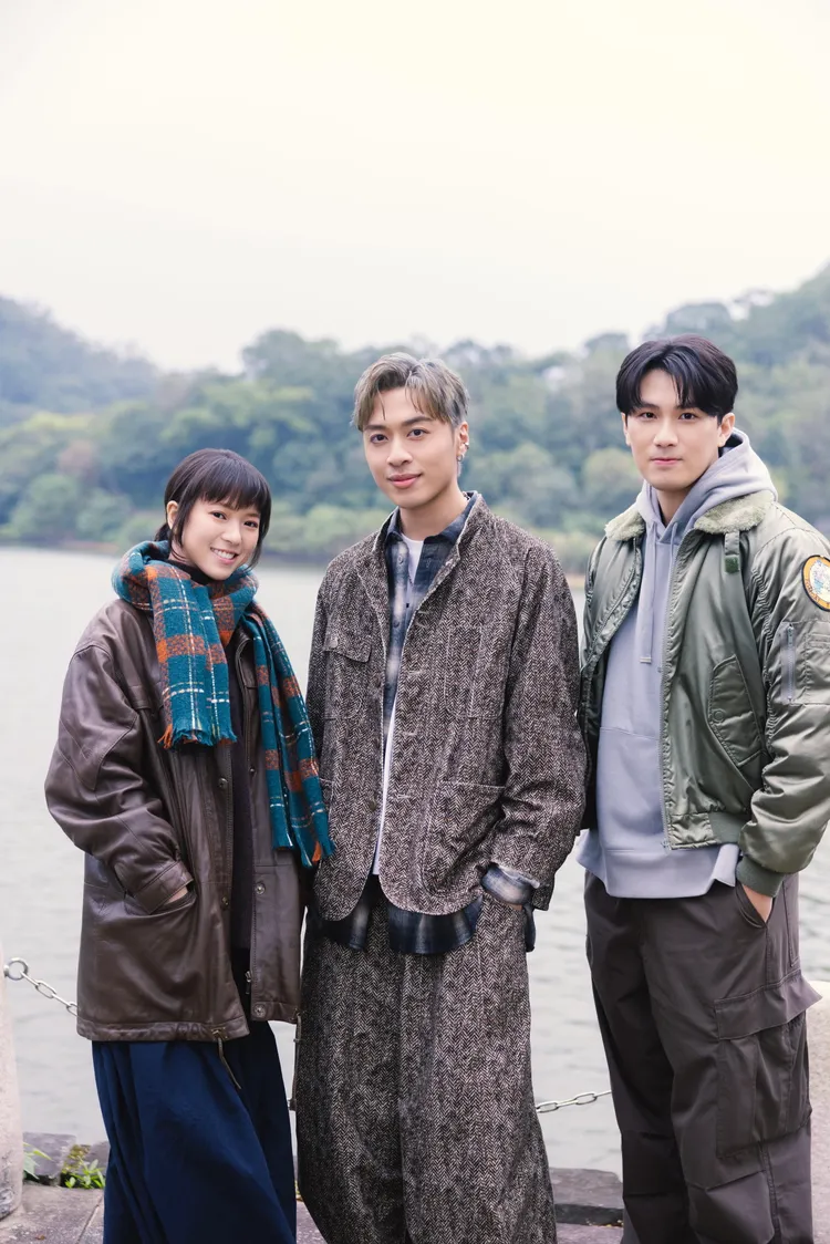 潘宇謙（中）新歌《幸福的軌道》MV由項婕如（左）、宋亞倫擔綱主角。圖／認可音樂提供