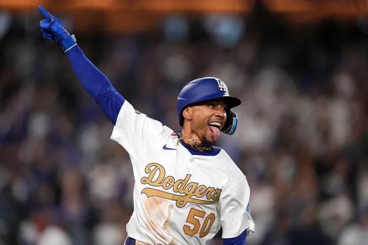 貝茲敲出3分再見全壘打。美聯社