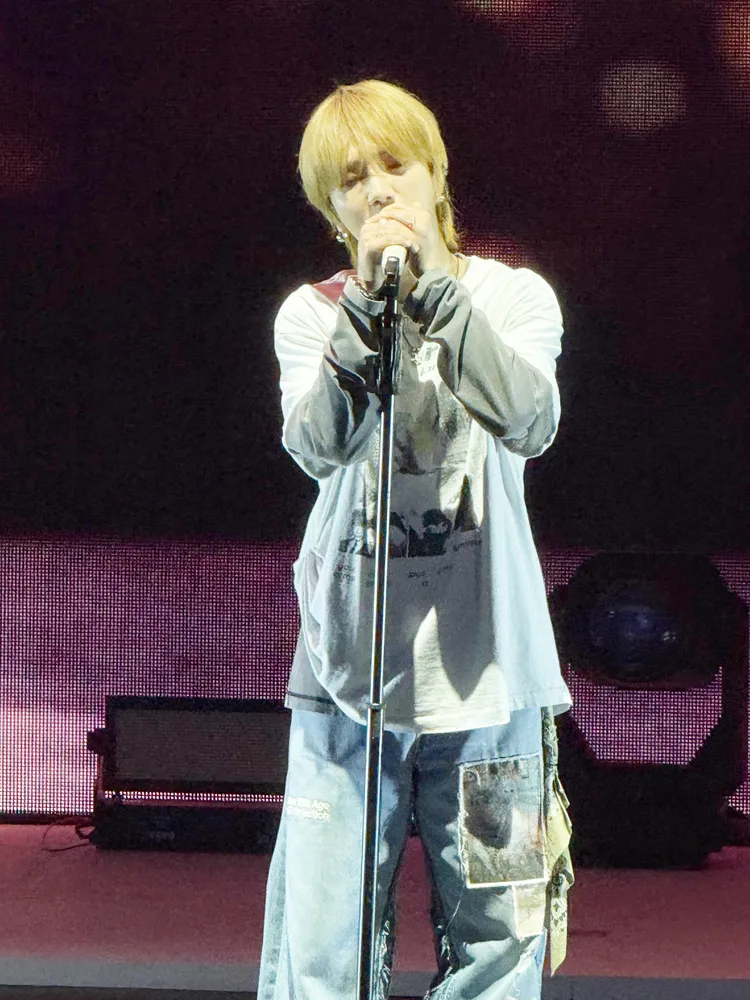 藝聲唱到一半監聽耳機聲音炸掉，但自豪狀態很好。讀者提供