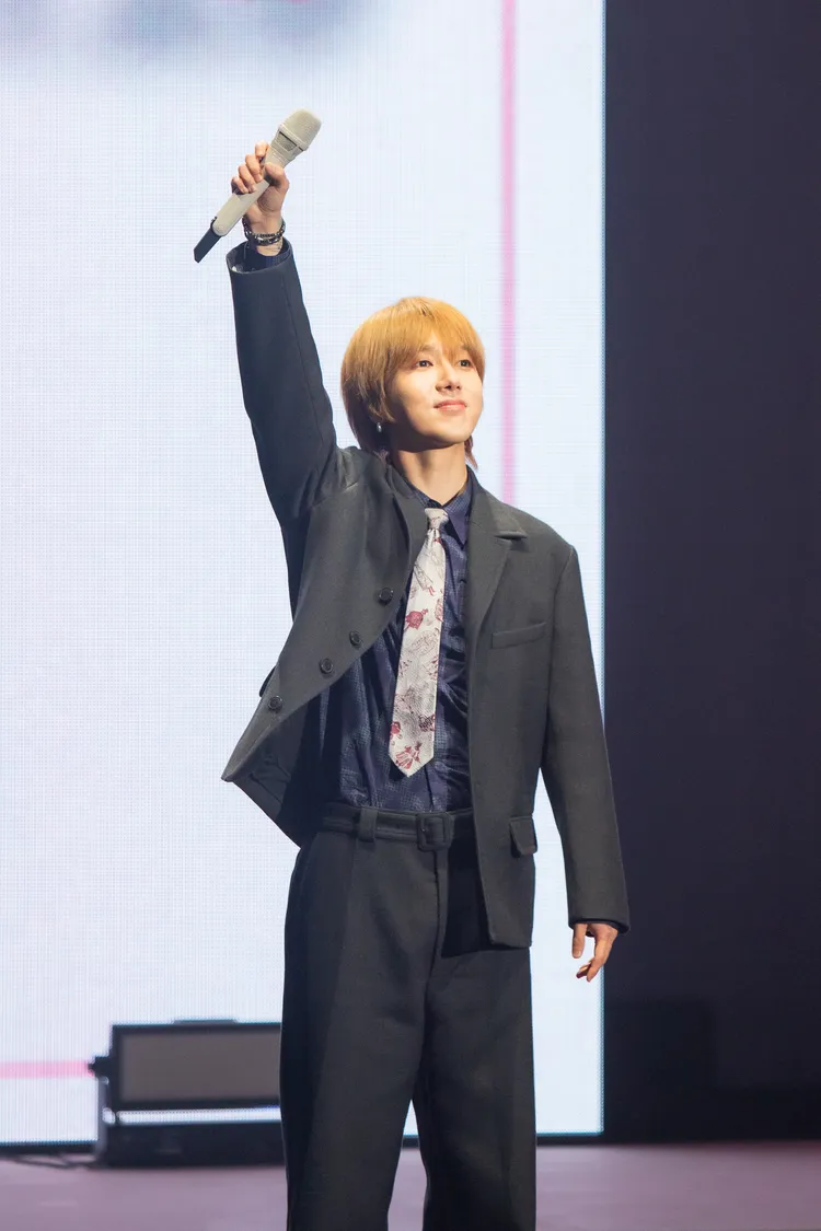 藝聲跟粉絲相愛相殺，互虧對方是「瘋子」。讀者提供