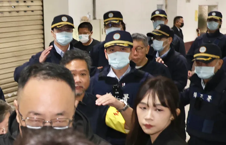 柯文哲抵達父親告別式會場。莊宗達攝