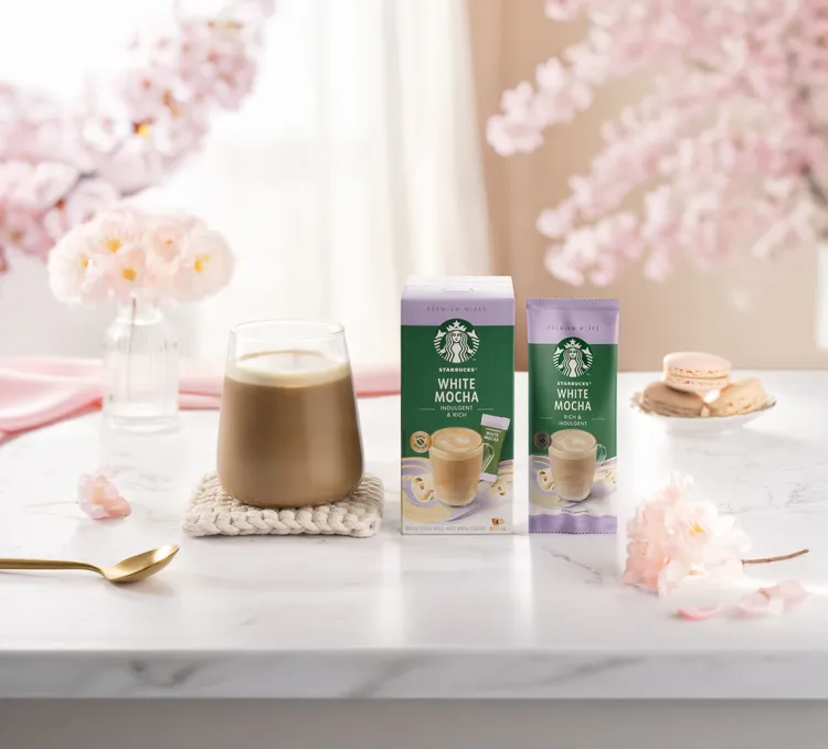 初春甜蜜星風味，白色情人節的浪漫選擇「星巴克®白雪摩卡」再掀熱潮。業者提供