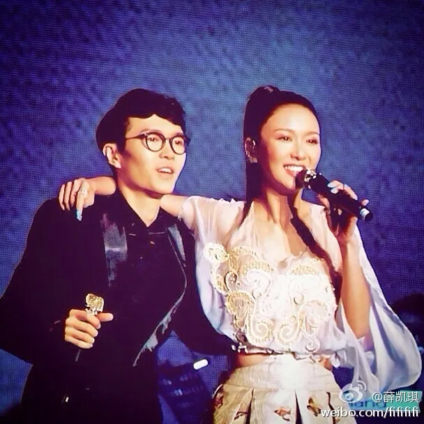 薛凱琪（右）和方大同一直處於「友達以上，戀人未滿」。翻攝薛凱琪微博