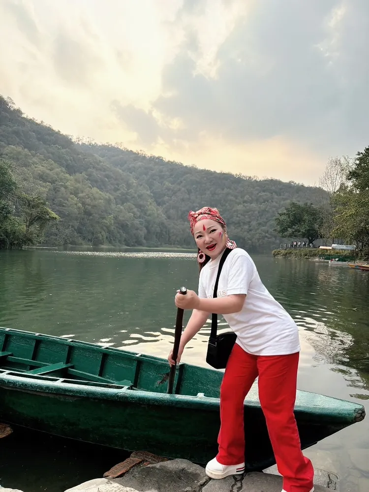 白冰冰赴尼泊爾拍攝網路節目。長興影視提供