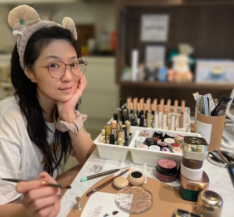 曹雅雯靠做美甲紓壓。圖／阿爾發音樂提供