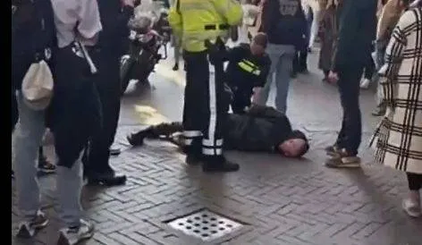 嫌犯被警方逮捕。翻攝自X