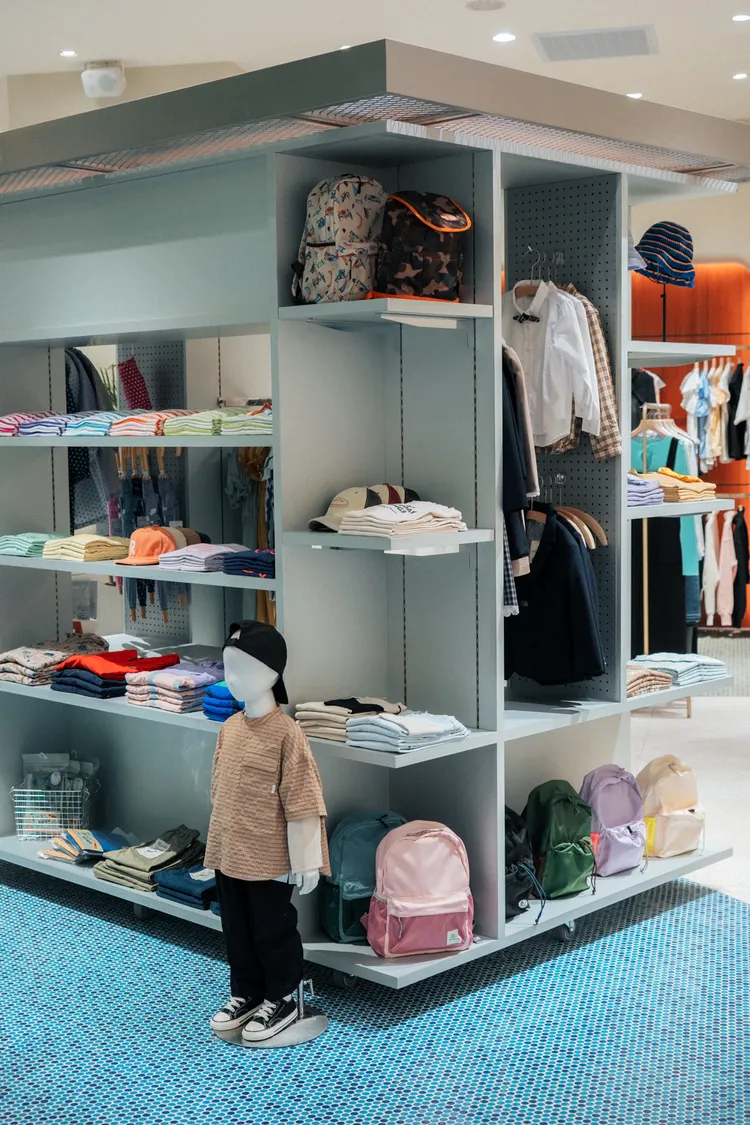 包括童裝也擁有齊全品項。品牌提供
