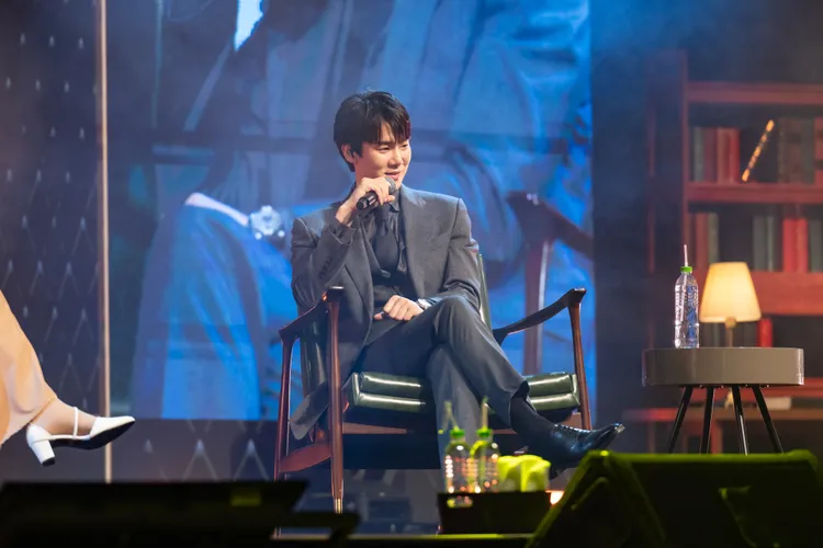 柳演錫重現經典告白「告訴我，要如何才能不愛你」。瑞田文創提供