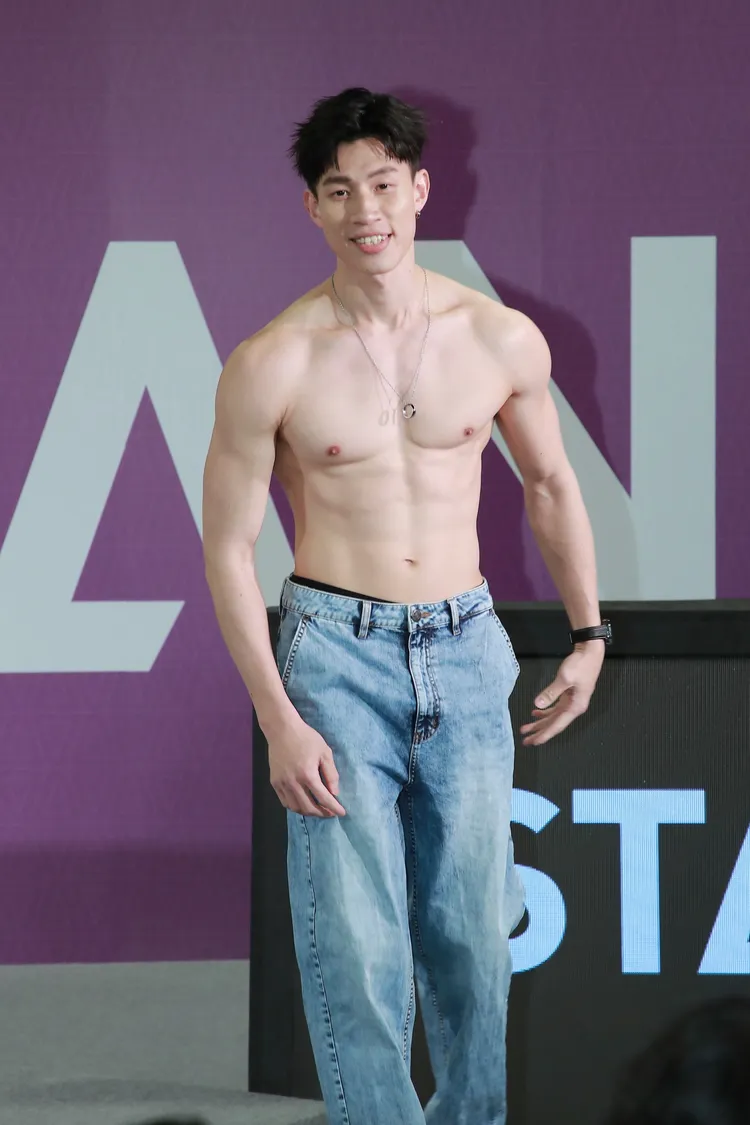 熠凱大方展現好身材。熠凱提供