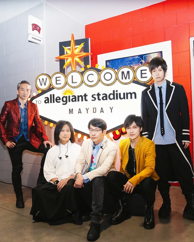 五月天作為首支登上Allegiant Stadium頂級場館演出的華語樂團，意義非凡。圖／相信音樂提供