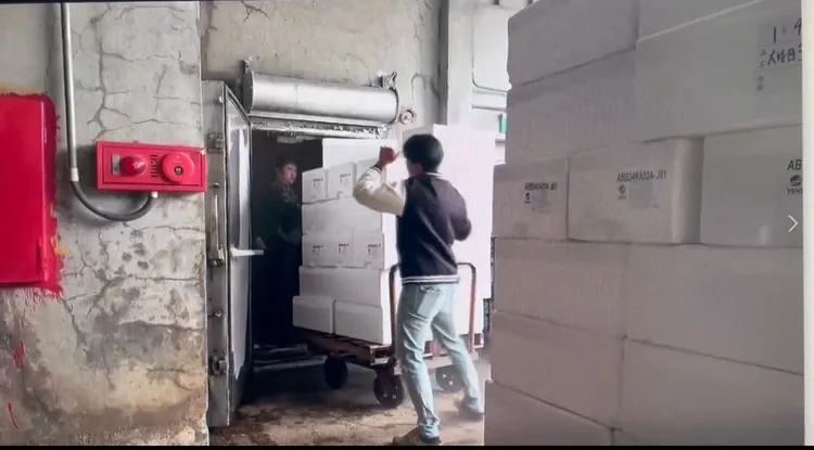 這批貨物早已被運往新北三峽區與高雄前鎮區冷凍倉儲。警方提供