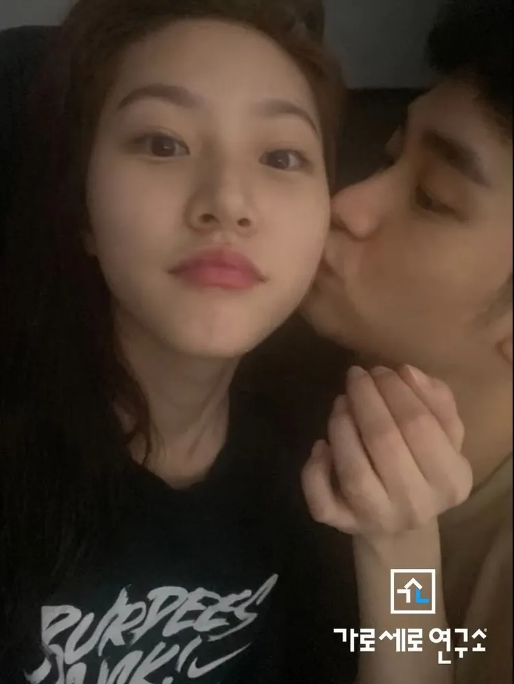 金秀賢與金賽綸第2張親密照。翻攝韓網