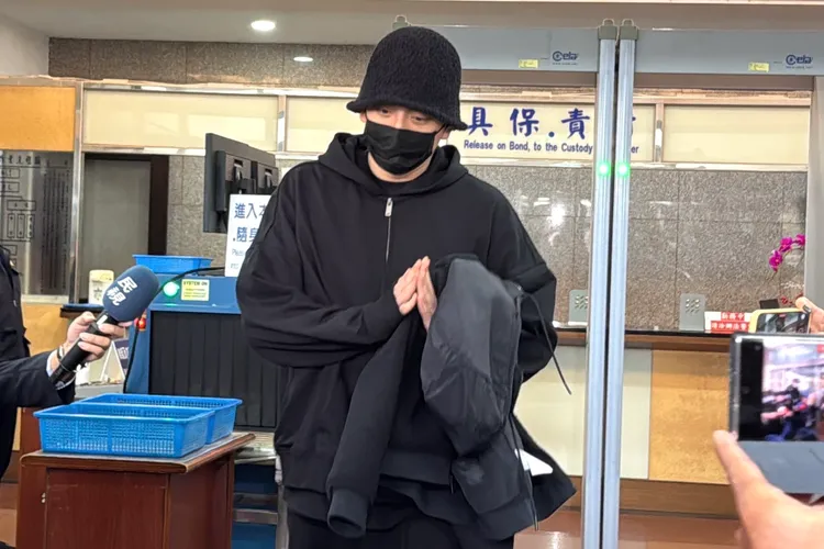 王大陸在新北地方法院待了ㄧ 夜，法官裁定500萬交保。特勤中心攝